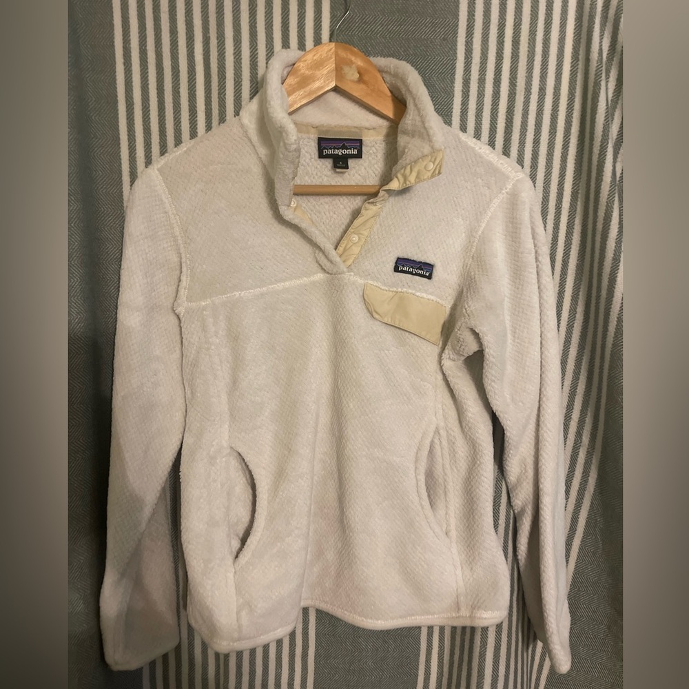 Patagonia‎ White Fluffy Fleece Pull Over Size Small
